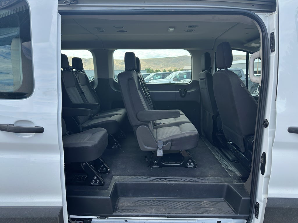 2022 Ford Transit Wagon XLT