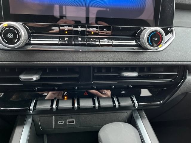 2025 Chevrolet Colorado WT/LT