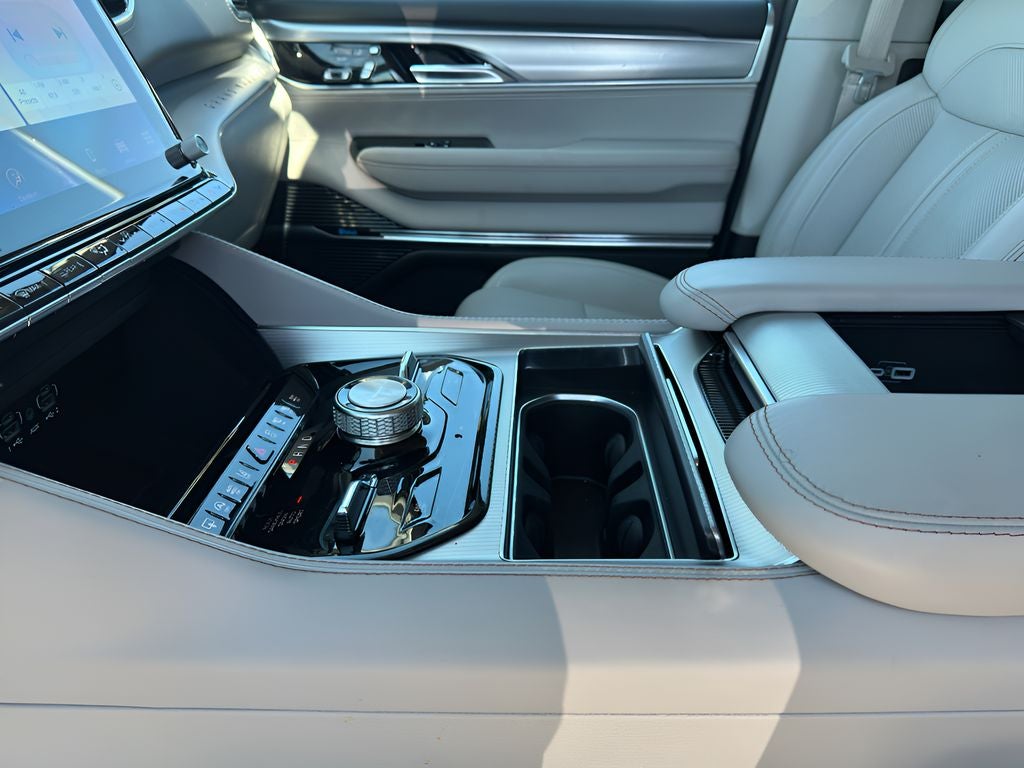 2023 Jeep Grand Wagoneer L 4x4