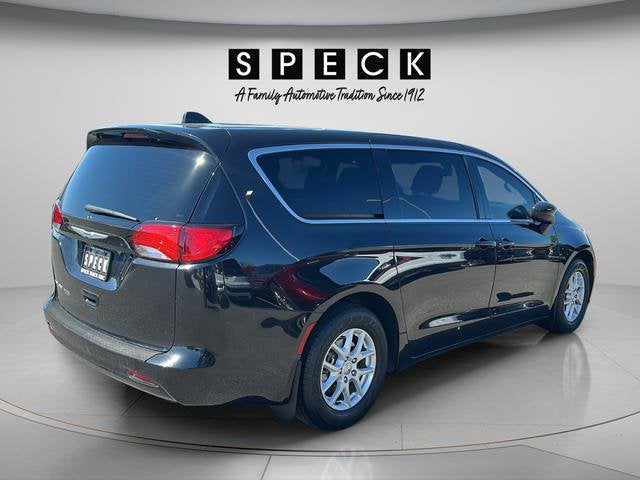 2020 Chrysler Voyager LX