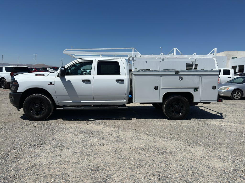 2026 RAM 3500 Chassis Tradesman/Big Horn