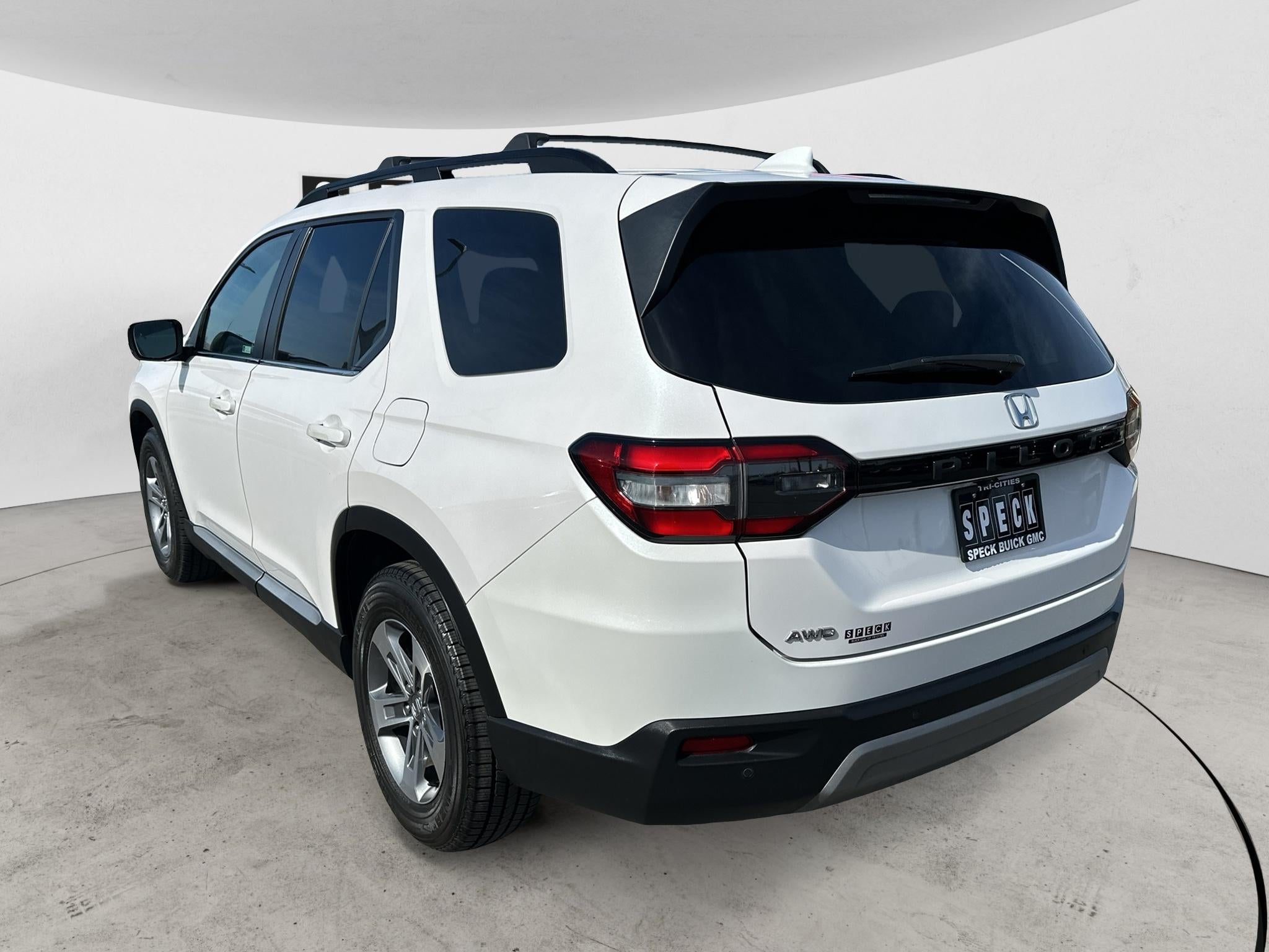 2023 Honda Pilot AWD EX-L 8 Passenger