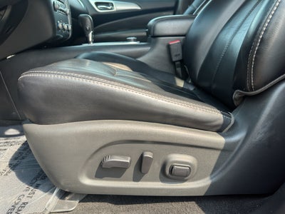 2017 Nissan Pathfinder SL