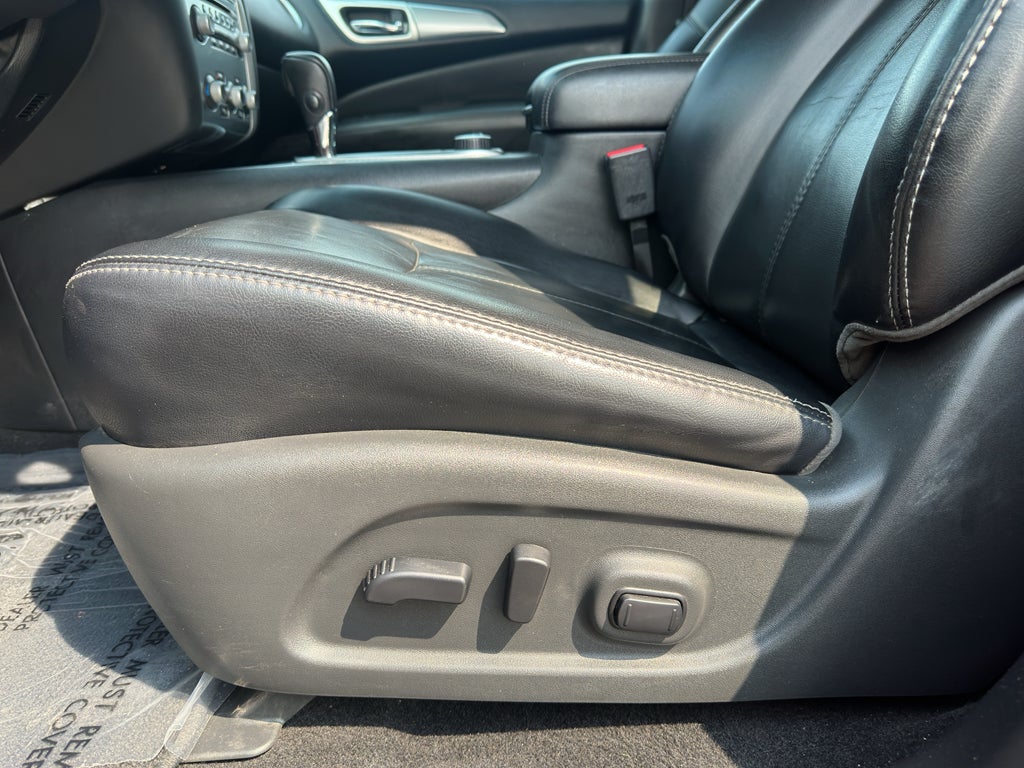 2017 Nissan Pathfinder SL