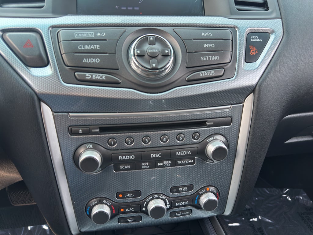 2017 Nissan Pathfinder SL