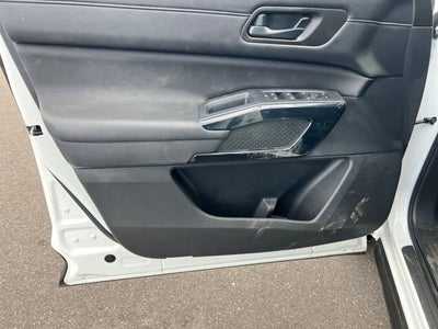 2025 Nissan Pathfinder S