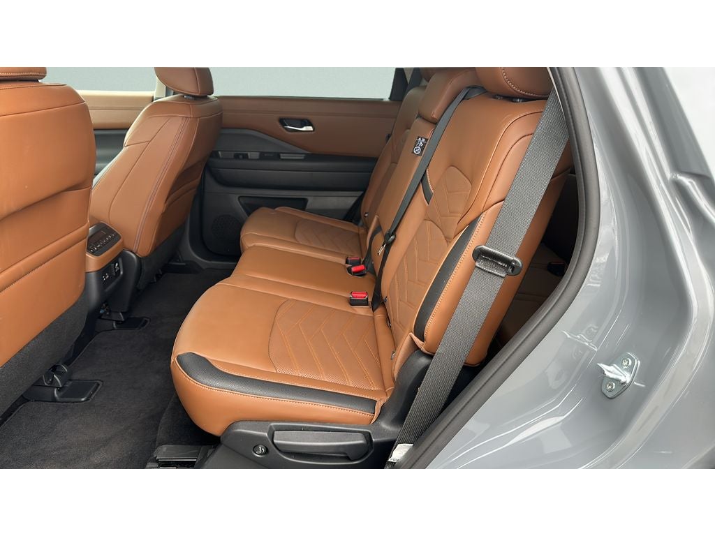 2025 Nissan Pathfinder Platinum 4WD