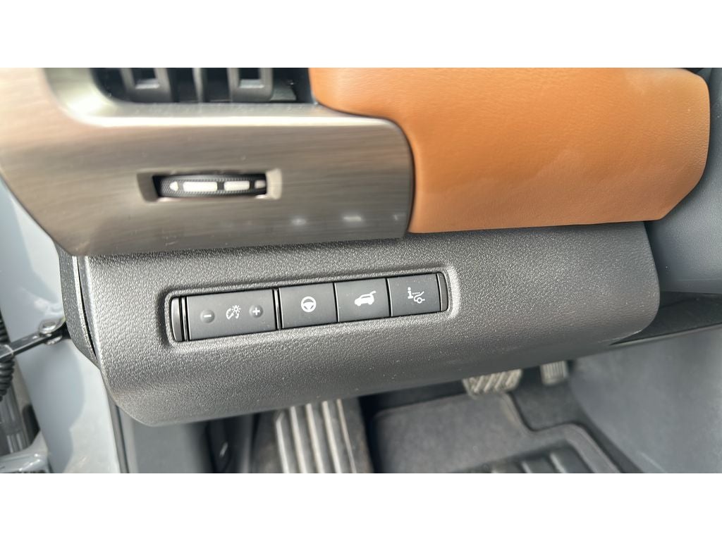 2025 Nissan Pathfinder Platinum 4WD