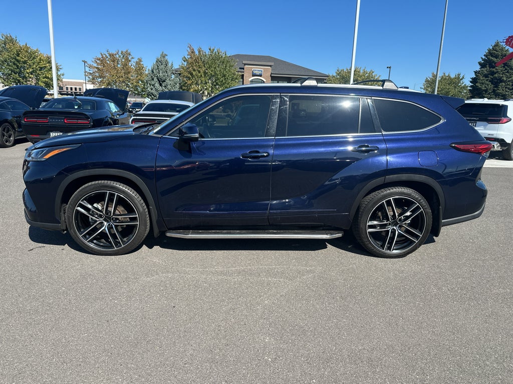 2022 Toyota Highlander Platinum