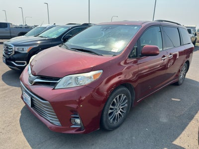 2019 Toyota Sienna XLE 8 Passenger