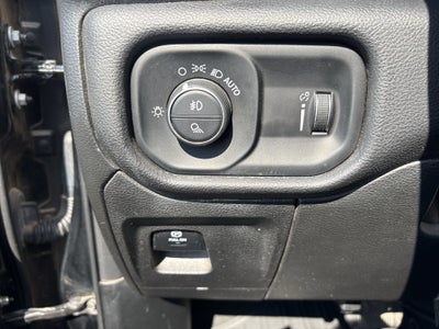2021 RAM 1500 Big Horn Crew Cab 4x4 5'7" Box
