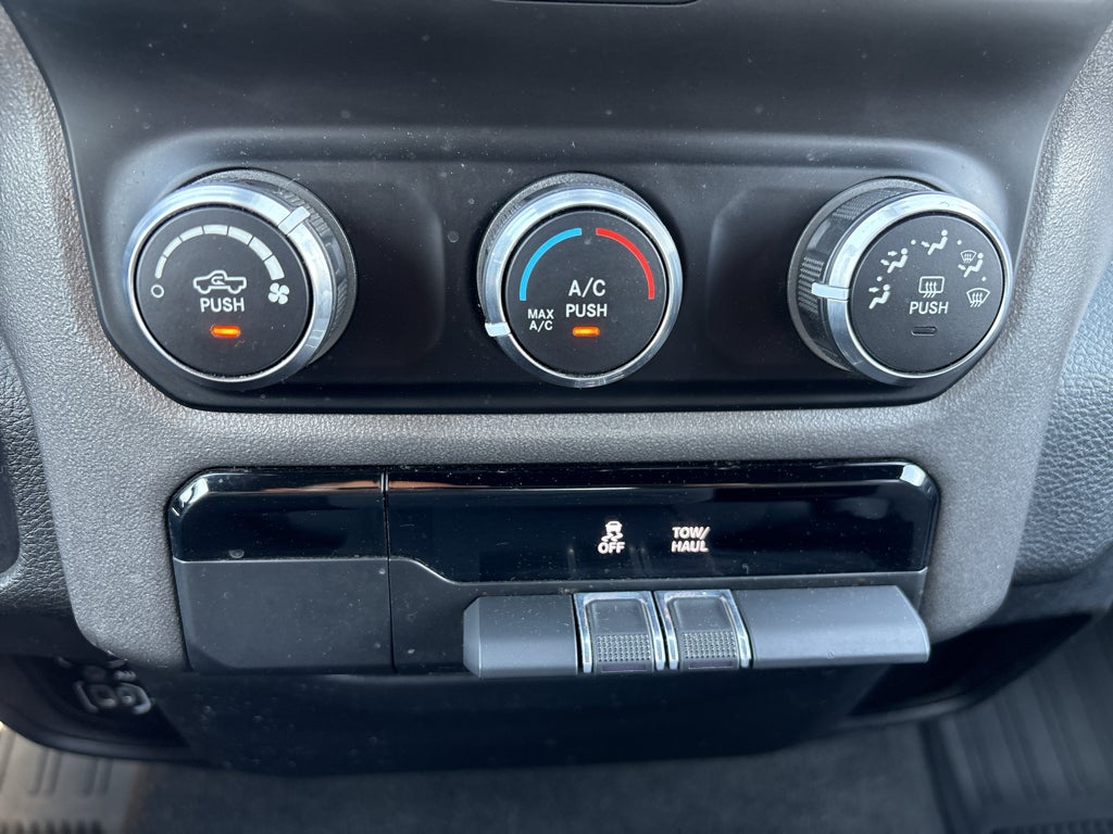 2021 RAM 1500 Big Horn Crew Cab 4x4 5'7" Box