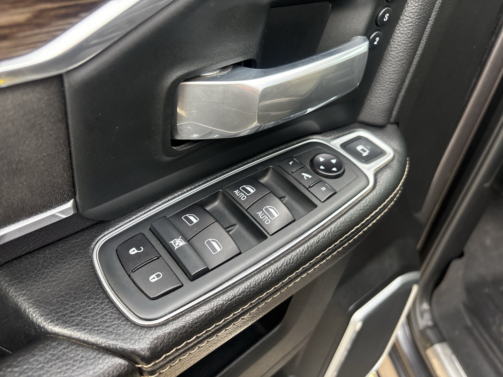2020 RAM 2500 Laramie Crew Cab 4x4 6'4" Box