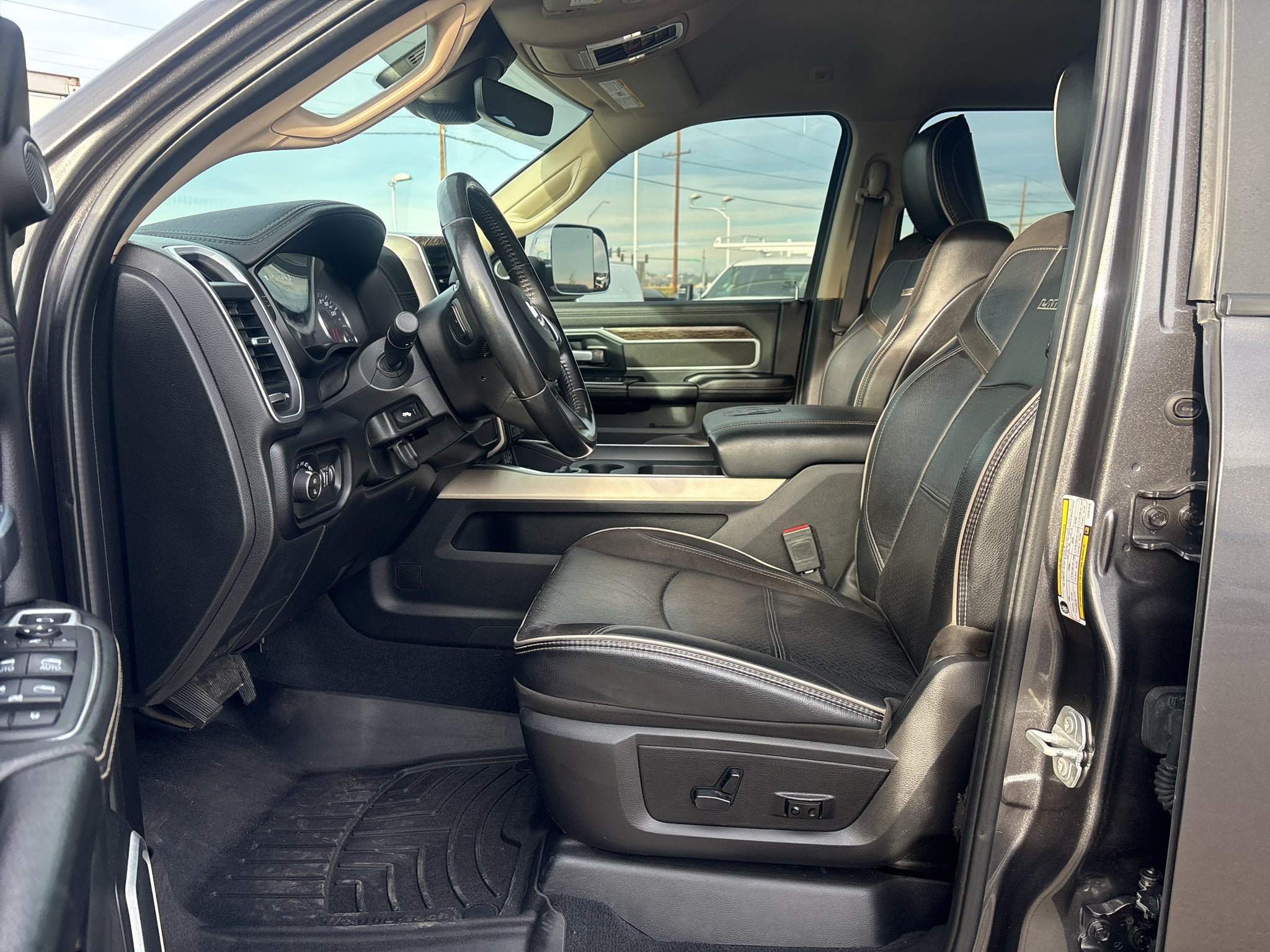 2020 RAM 2500 Laramie Crew Cab 4x4 6'4" Box