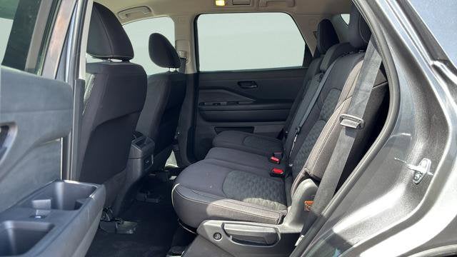 2024 Nissan Pathfinder S