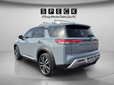 2025 Nissan Pathfinder Platinum