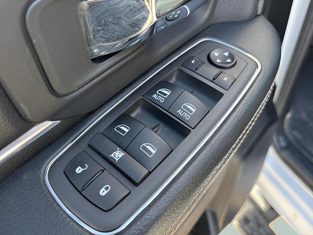 2022 RAM 1500 Classic Warlock Quad Cab 4x4 6'4' Box