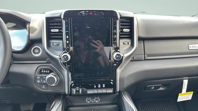 2025 RAM 1500 Big Horn Crew Cab 4x4 5'7' Box