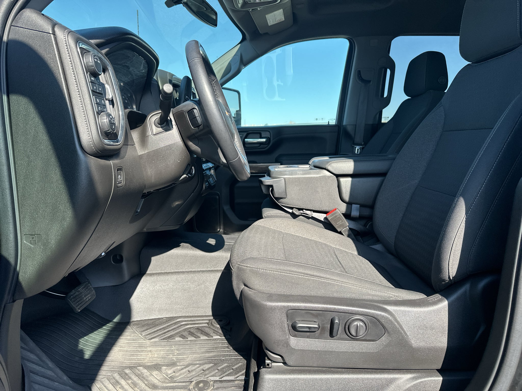 2022 Chevrolet Silverado 3500HD 4WD Crew Cab Standard Bed LT