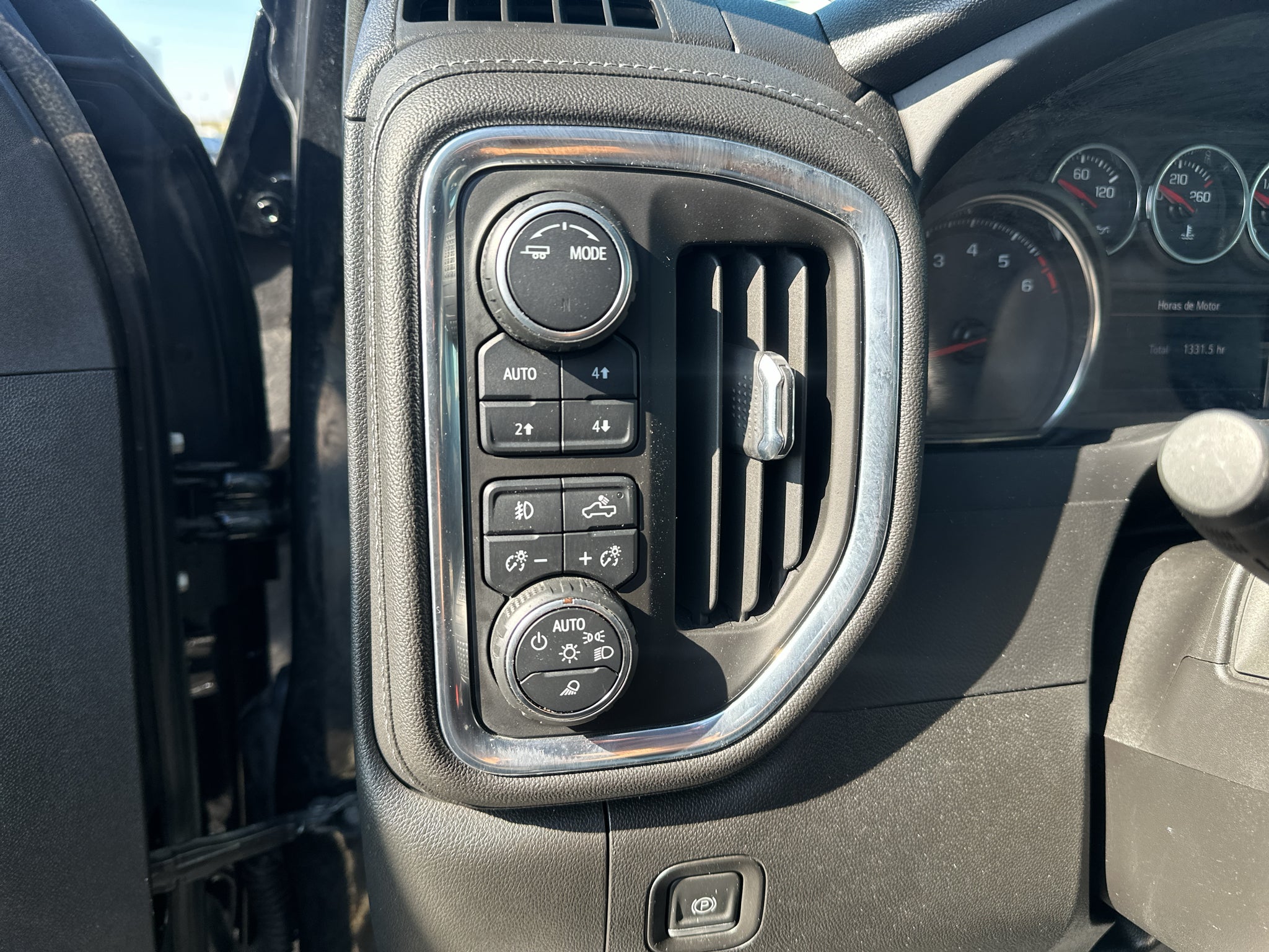 2022 Chevrolet Silverado 3500HD 4WD Crew Cab Standard Bed LT