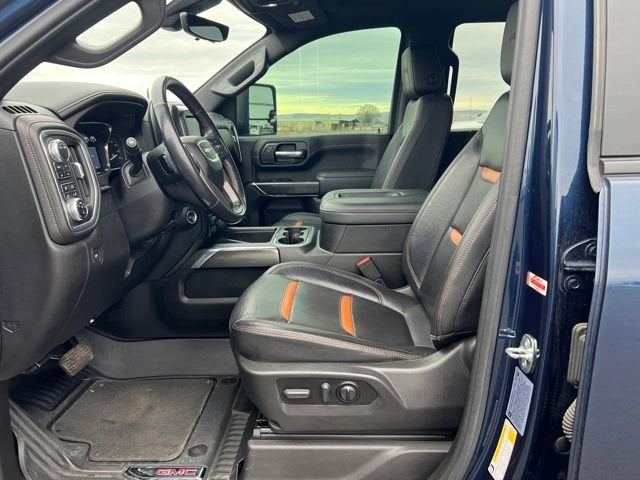 2022 GMC Sierra 2500HD 4WD Crew Cab Standard Bed AT4