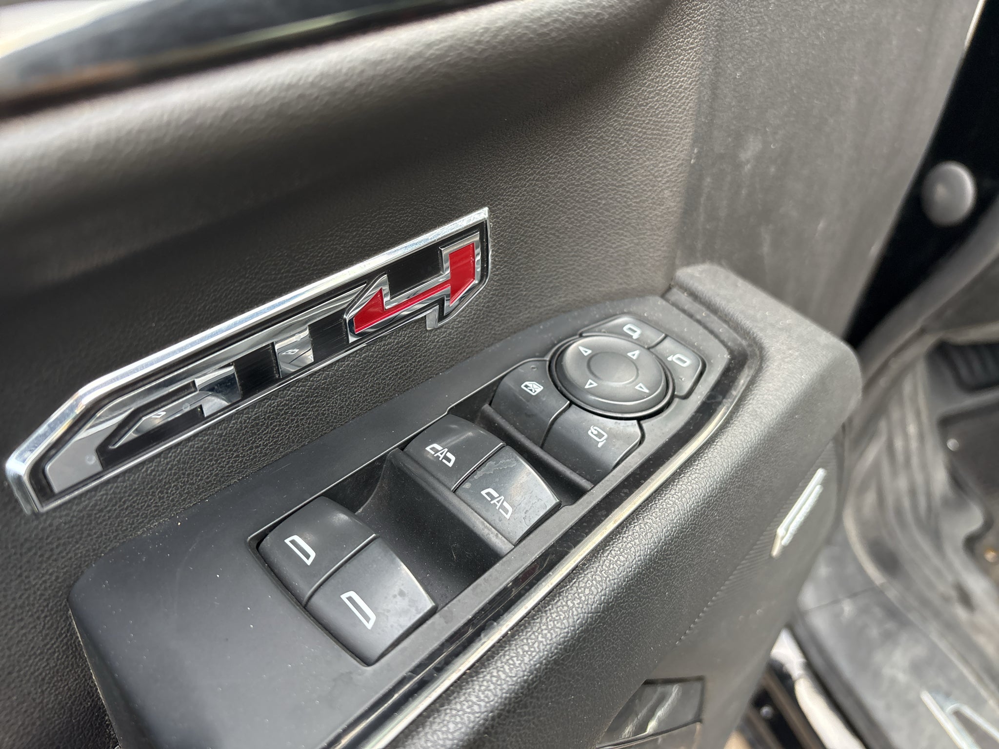 2023 GMC Sierra AT4