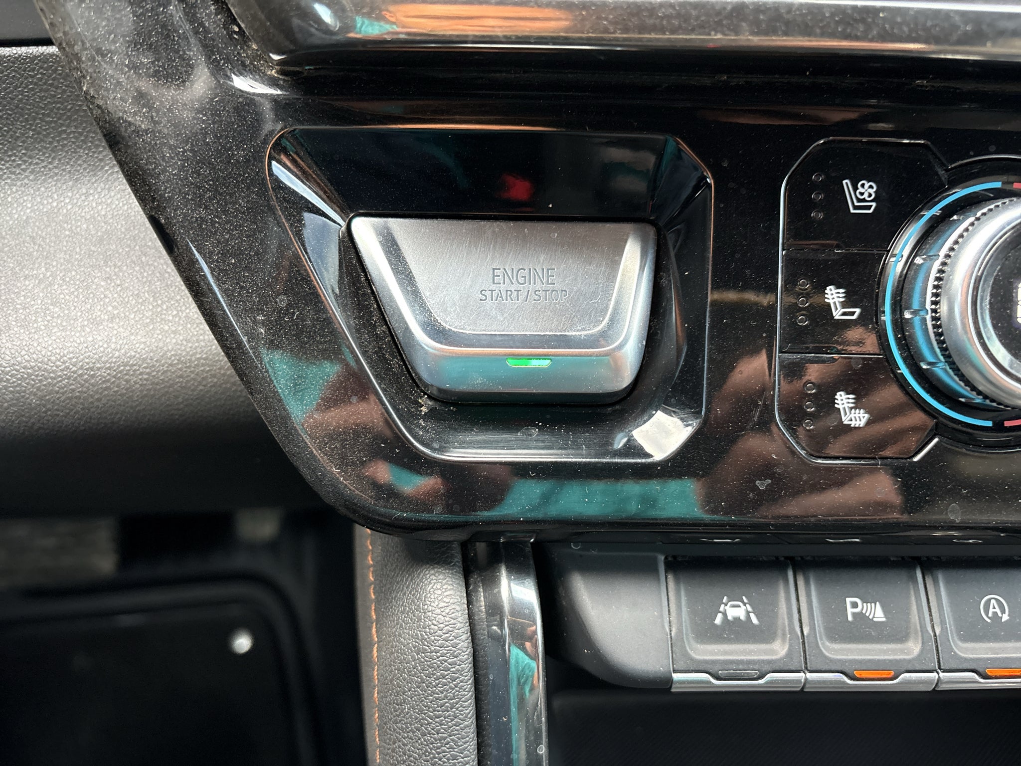 2023 GMC Sierra AT4