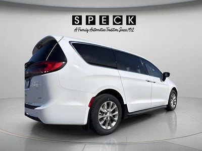 2026 Chrysler Pacifica Select AWD