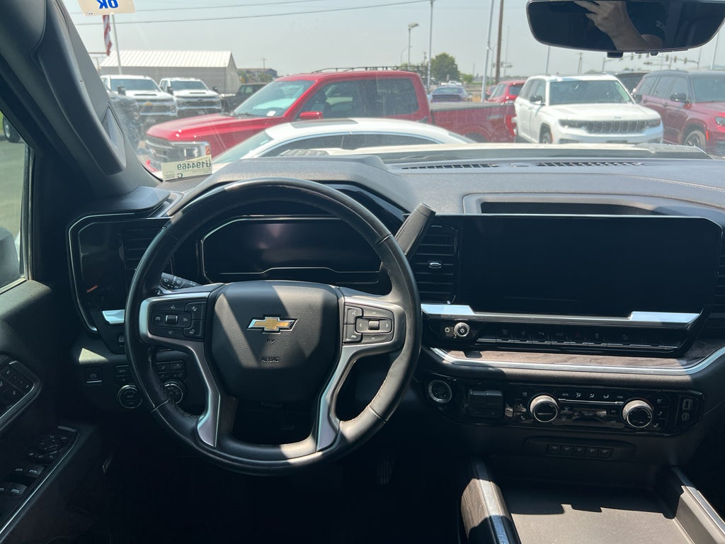 2025 Chevrolet Silverado 2500HD 4WD Crew Cab Standard Bed LTZ