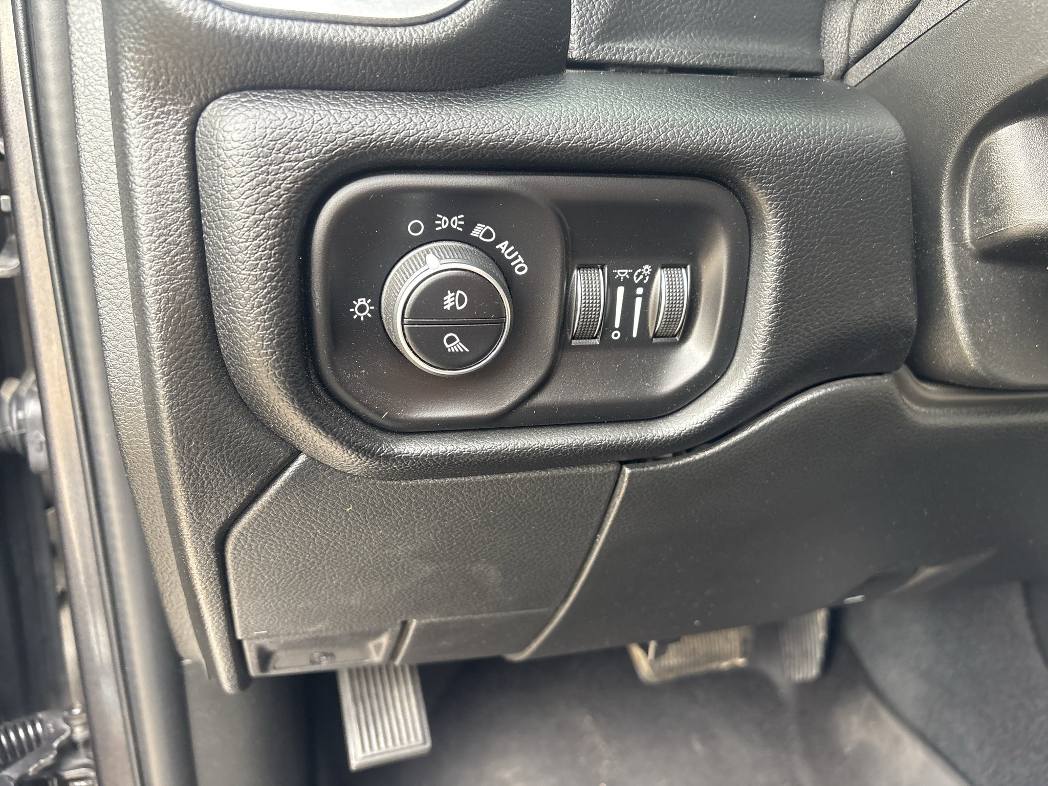 2020 RAM 2500 Laramie Crew Cab 4x4 6'4' Box
