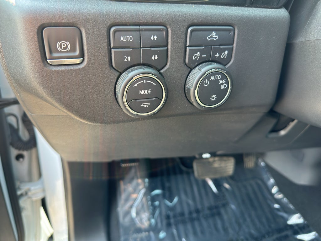 2023 Chevrolet Silverado 1500 4WD Crew Cab Standard Bed LT