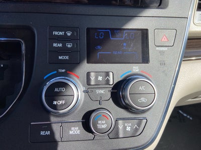 2017 Toyota Sienna XLE