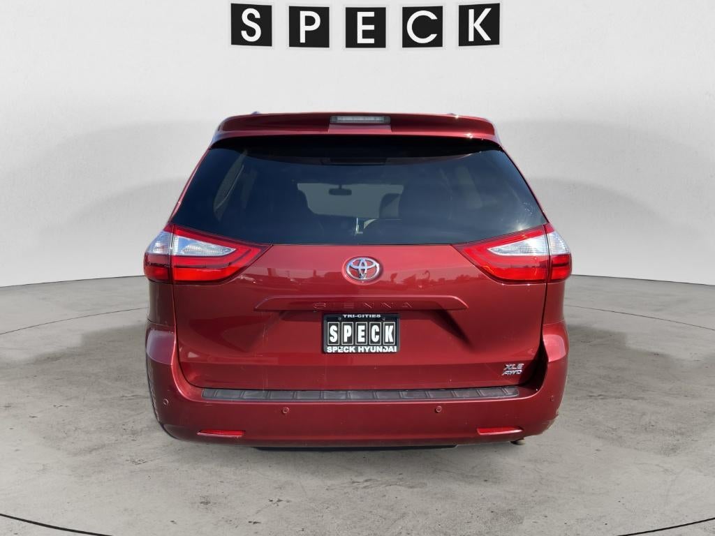 2017 Toyota Sienna XLE