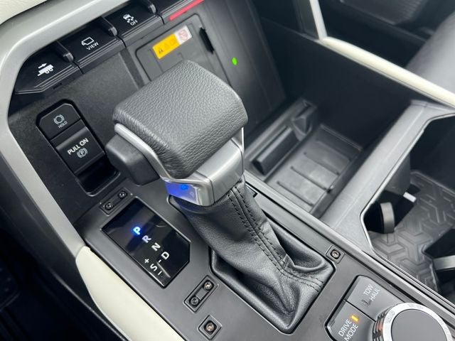 2024 Toyota Sequoia SR5