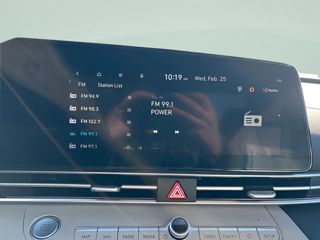 2025 Hyundai Elantra Hybrid Limited