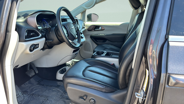 2020 Chrysler Voyager LXI