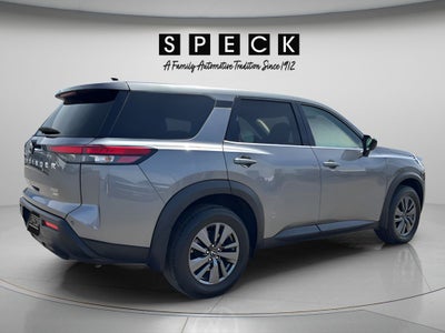 2024 Nissan Pathfinder S