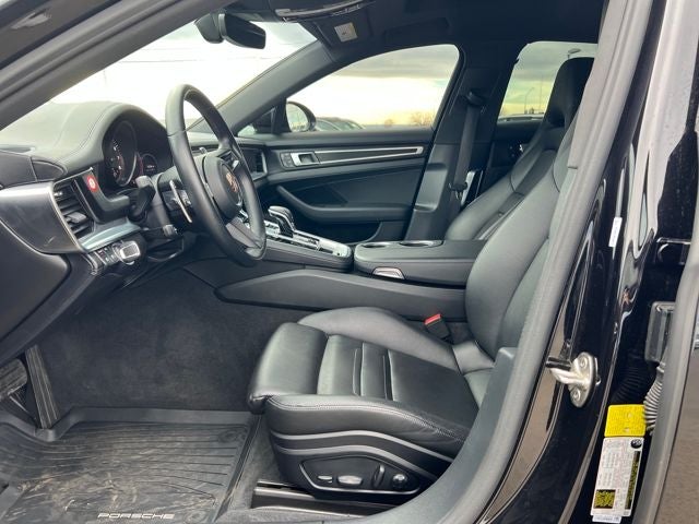 2023 Porsche Panamera 4 Platinum Edition