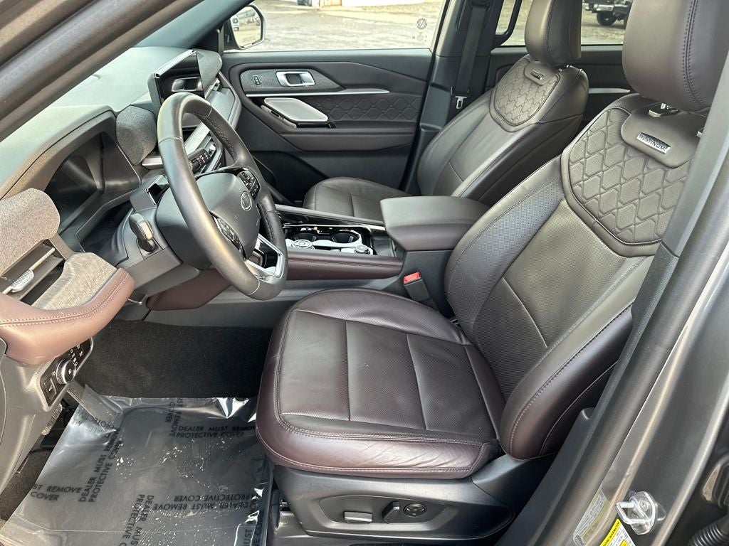2025 Ford Explorer Platinum